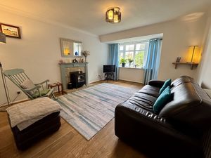 Lounge- click for photo gallery